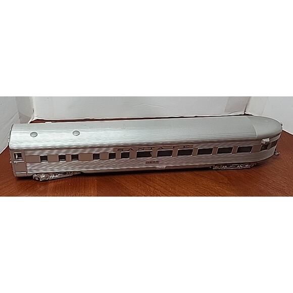 HO Scale Traub-Santa Fe Lightweight End Coach - Picture 2 of 11